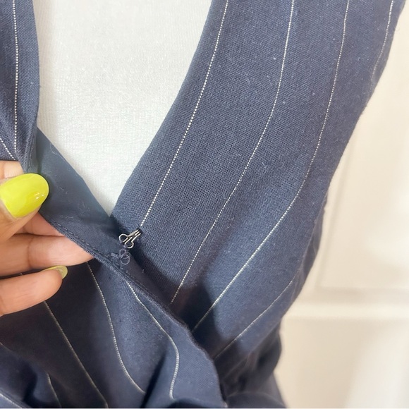 L’AGENCE Joslyn Jumpsuit Linen Navy Ivory Pinstripe (size 4) - Picture 6 of 13